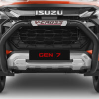 ISUZU V-CROSS  BLACK PDC COMP NUDGE BAR